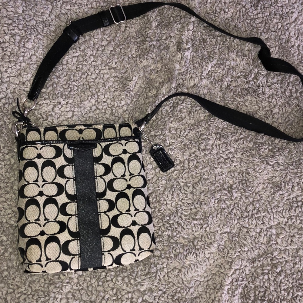 EUC Coach crossbody purse 🖤